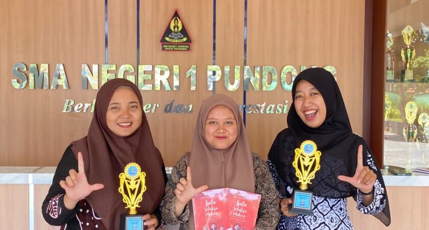 Staf Perpustakaan SMAN 1 Pundong Berpartisipasi dalam Buku Antologi Pantun Bertema Pemilu